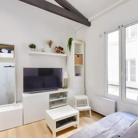 Studio Lumineux Proche De La Place D'italie Διαμέρισμα *